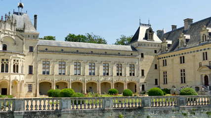  La cour intérieure du château de Brézé