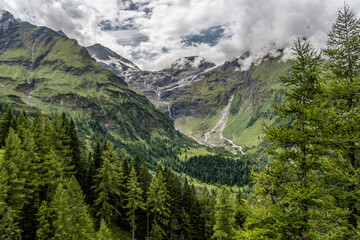 Fototapeta na wymiar Hiking around the Grossglockner Mountain, Austria's highest Mountain