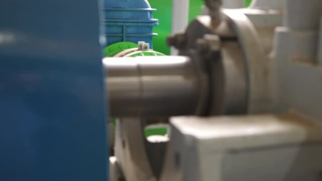 Mechanical parts in motion, transmission shaft of a pump 2