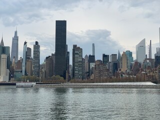 Fototapeta na wymiar New York City skyline along the Hudson River