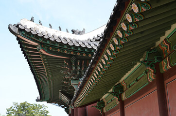 Fototapeta na wymiar Roof detail in the King's palace, Seoul