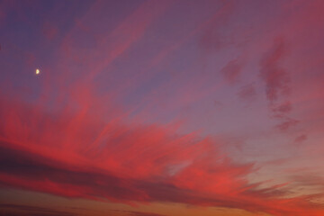 Aussergewöhnlicher, malerischer Abendhimmel