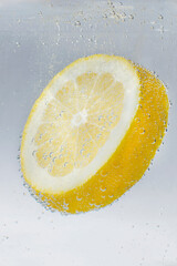 lemon in water
