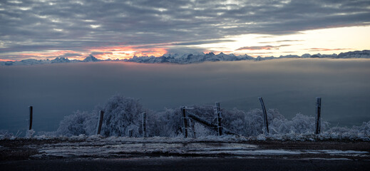 Fototapeta na wymiar Sunrise on Mont Blanc in a frosty landscape, taken from Mont Saleve, Haute-Savoie, France