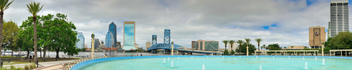 JACKSONVILLE, FL - APRIL 8TH, 2018: Panoramic view of Downtown f - Panoramic view