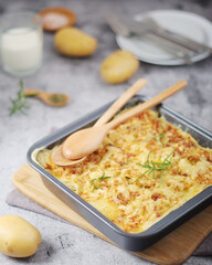 French national potato dish gratin