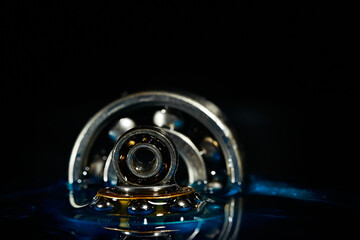 Ball bearing. Lubricating oil.