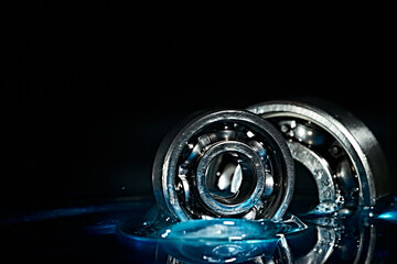 Ball bearing. Lubricating oil.