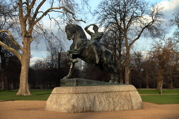 Physical Energy Statue in Kensington Gardens,London,UK - obrazy, fototapety, plakaty
