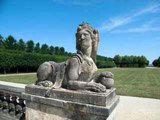 Fototapeta na wymiar Sphinx im Barockgarten