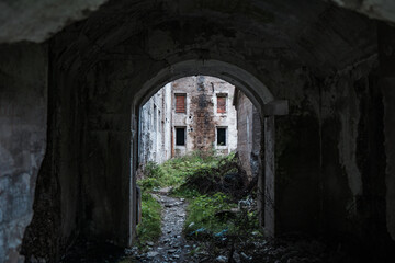 Obraz premium Ruins of abandoned fortress Landro, South Tyrol