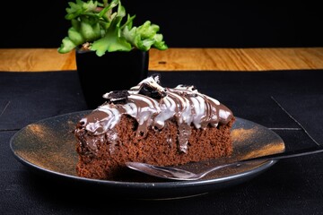 coffee and dessert chocolate anda cream