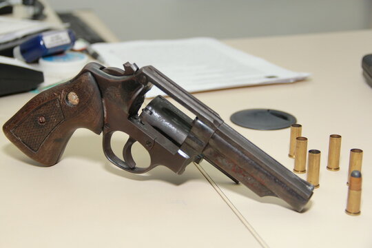 salvador, bahia, brazil - novembro 8, 2012:  Revolver calibre 38 com 5 projeteis apreendido pela policia na cidade de Salvador.