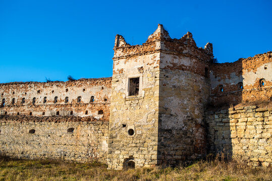 Old fortress castle ruins architecture elements