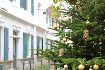 navidad árbol adornos dorados merry christmas calle francia país vasco francés 4M0A9436-as21