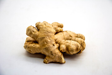 Fototapeta na wymiar Ginger root isolated on white background