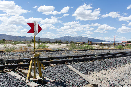 Signposting on the train tracks