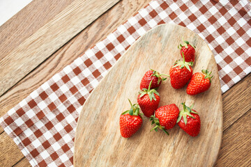 strawberry wood board kitchen fresh fruit vitamins