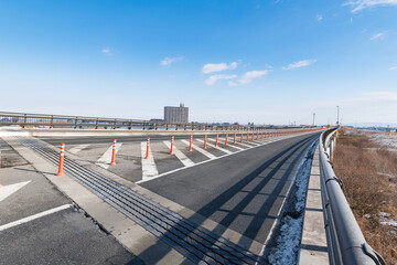 日本の車道のガイドポスト