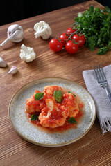 cavolfiore in salsa di pomodoro