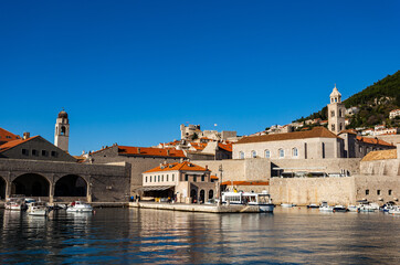 Fototapeta na wymiar View of the harbor and marina in the downtown of Dubrovnik