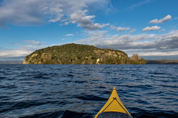 escursione in kayak sul lago di bolsena