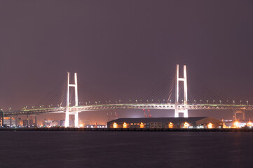Fototapeta na wymiar 横浜　大さん橋から眺める横浜ベイブリッジの夜景