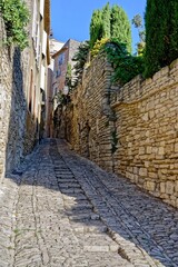 Fototapeta na wymiar Ruelle de Gordes, Vaucluse, Luberon, Provence-Alpes-Côte d'Azur, France 