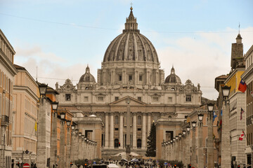 Fototapeta na wymiar Saint Peter's Church in Vatican, Rome, on a sunny day before Christmas
