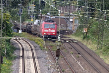 Obraz premium Ein Güterzug am Haltesignal