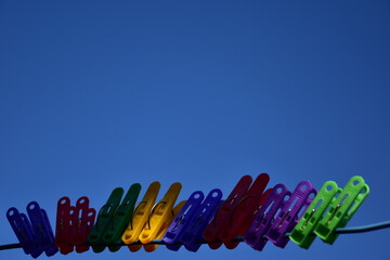 Hold on tight together. One theme for everyone