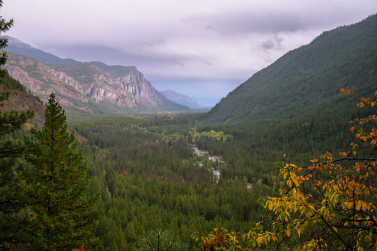 Methow valley in the fall with clouds