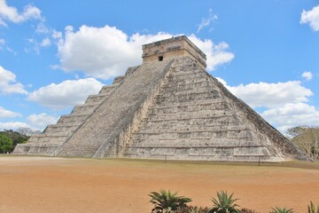 Fototapeta na wymiar Monument de Chichén Itzá, Yucatán, Mexique