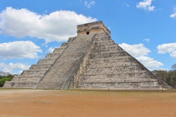 Fototapeta na wymiar Monument de Chichén Itzá, Yucatán, Mexique