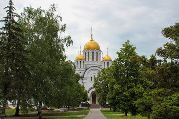 Fototapeta na wymiar Russian orthodox church. Temple of the Martyr St. George in Samara, Russia