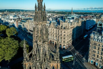 Obraz premium Aerial View of Edinburgh, Scotland: The capital city of Scotland and one of the most beautiful places in the world. The harbours and crags make the city extremely attractive to tourists