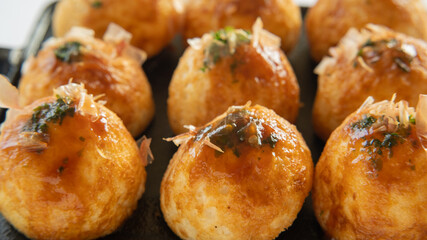 日本のタコ焼き”Japanese Octopus Dumplings”
