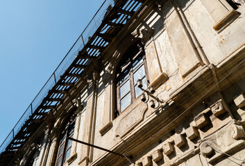 Obraz premium Abandoned old house in Kandy city