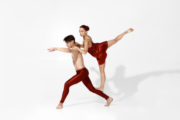 Fototapeta na wymiar Fit caucasian dance couple dancing ballet dance