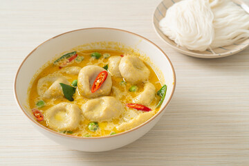 Green curry soup with Fish ball