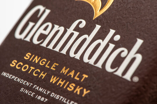 รูปภาพGlenfiddich – เลือกดูภาพถ่ายสต็อก เวกเตอร์ และวิดีโอ245 | Adobe Stock