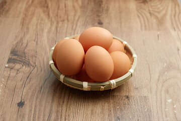 新鮮で栄養たっぷりの平飼い卵