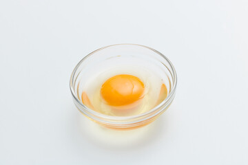 新鮮で栄養たっぷりの平飼い卵