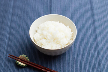 炊きたての温かいご飯