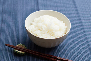 炊きたての温かいご飯