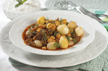 meatballs with chickpeas and shallot onion