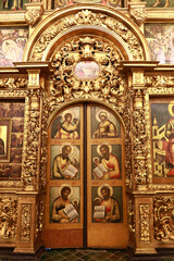 Obraz premium Wooden door in Patriarchal Palace in Moscow Kremlin