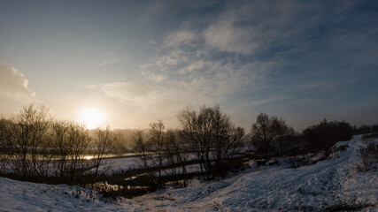 Fototapeta na wymiar winter landscapes near the riverbed