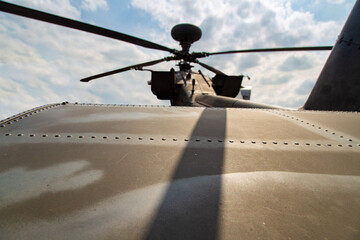 helikopter wojskowy - obrazy, fototapety, plakaty