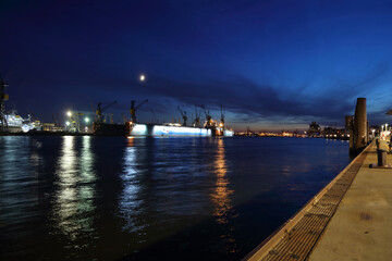 Obraz premium Hamburg Hafen / Hamburg Harbour...